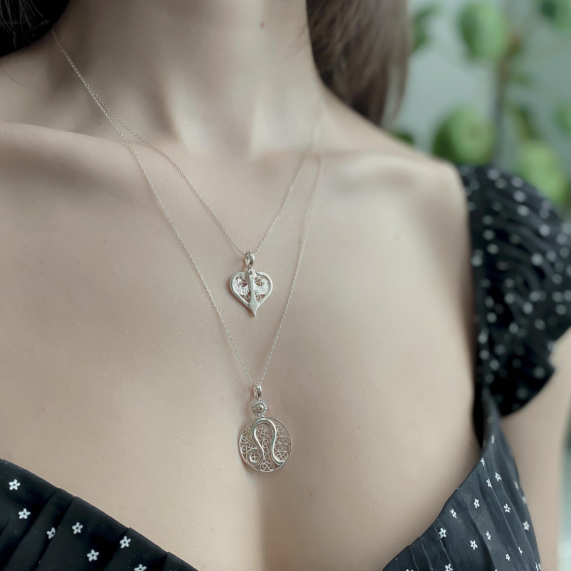 ASLAN KOLYE - GÜMÜŞ GRİ, Luft Çağdaş Telkari Takı Atölyesi, Gümüş Altın Değerli Taş, Comtemporary Filigree Jewelry, Gold Sterling Silver Gemstones